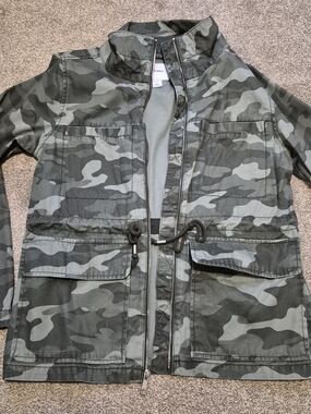 Old Navy Women's Camo Zip-Front Jacket in Green